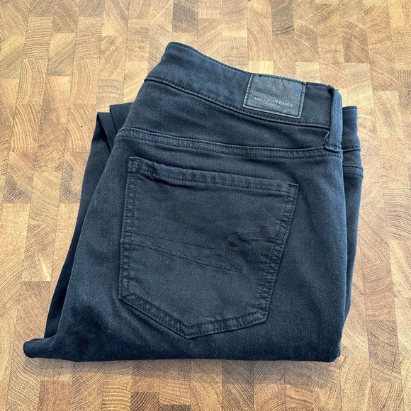 American Eagle Distressed Jegging - Picture 2 of 3